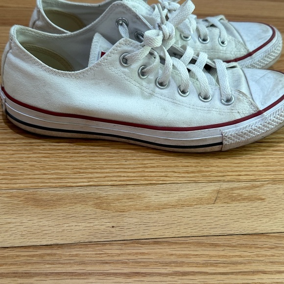 Converse shoes - Picture 1 of 3